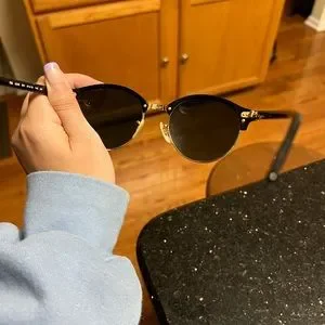 RAYBAN clubround classic sunglasses. Barely used unisex. Ray-Ban RB4246 Clubround Classic M (51 - 19) with Green  main image 4